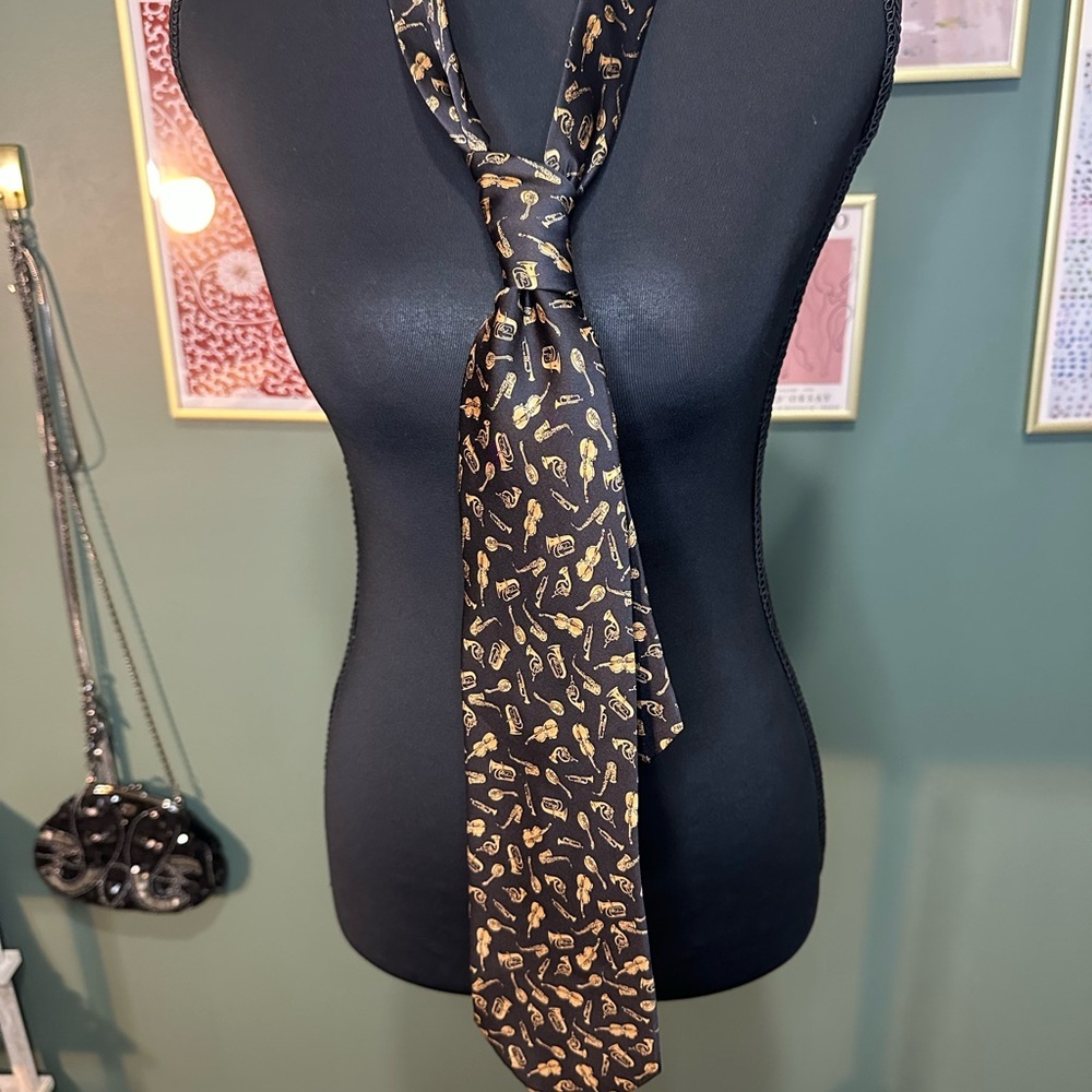 💕Silk Black and Gold Musician’s Tie